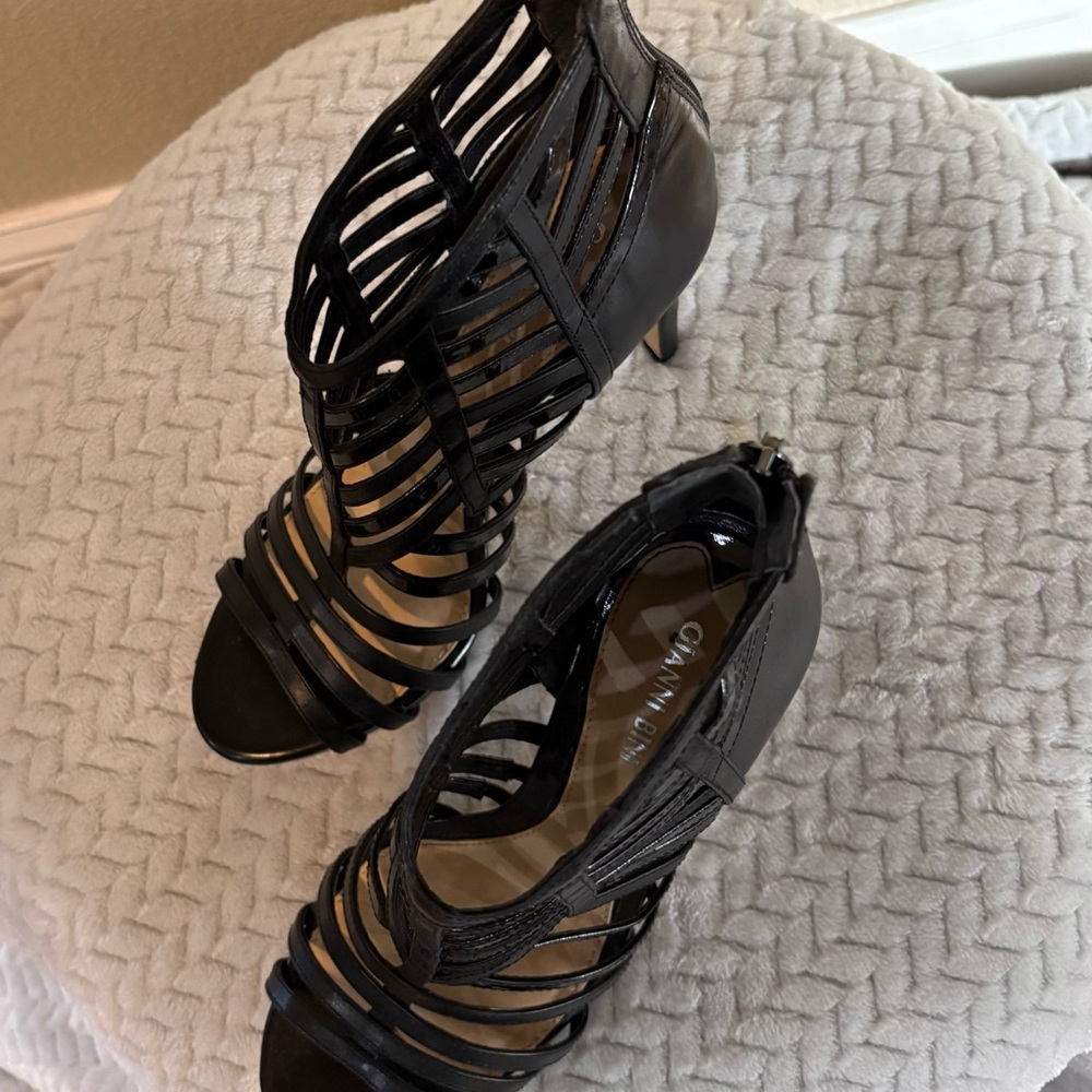 Gianni Bini Patent Leather Cage Sandals, size 7.5 - Picture 6 of 6